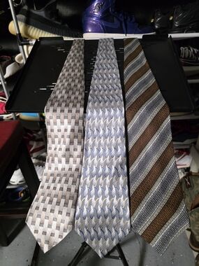 🔥 All Silk! 3 Ties! Geoffrey Beene ,MW, Town Sq. Three-Tie Set in Gray Blue Tan